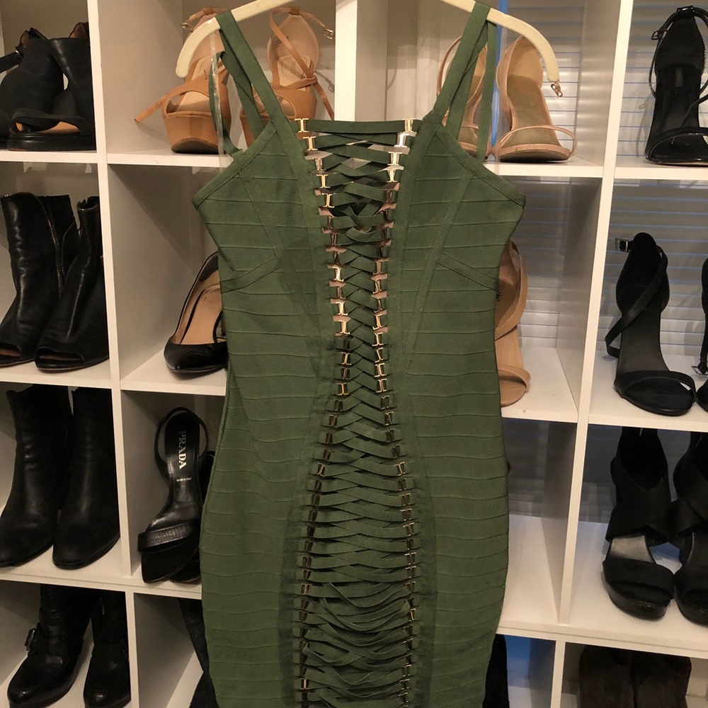 Cool tight fitting but stretchy dress w/ open back